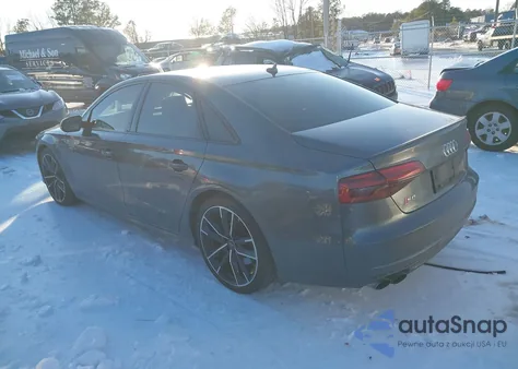 2017 Audi S8 4.0T Plus z USA, uszkodzony, nr VIN WUAJ5AFD4HN900746
